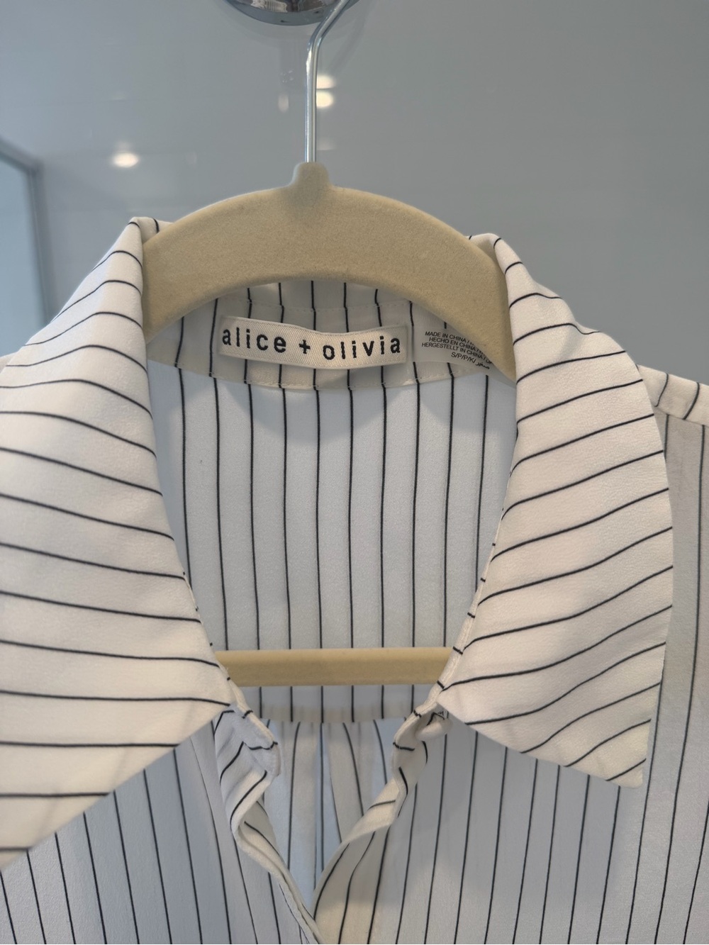 Alice + Olivia White Pinstripe Button-Down Shirt with Red & Light Green Graphic - Picture 2 of 4